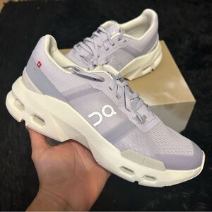 ON CLOUDPULSE purple athletic training running lace up shoes sneakers sz 8.5 new